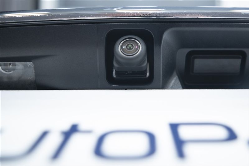 Mazda 6 2,5 SKYACTIV-G AT NAVI KŮŽE ČR - fotka 44 z 44