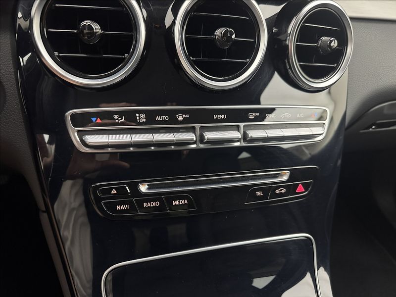 Mercedes-Benz GLC 2,1 4X4 VZDUCH 360° TAŽNÉ ČR - fotka 24 z 45