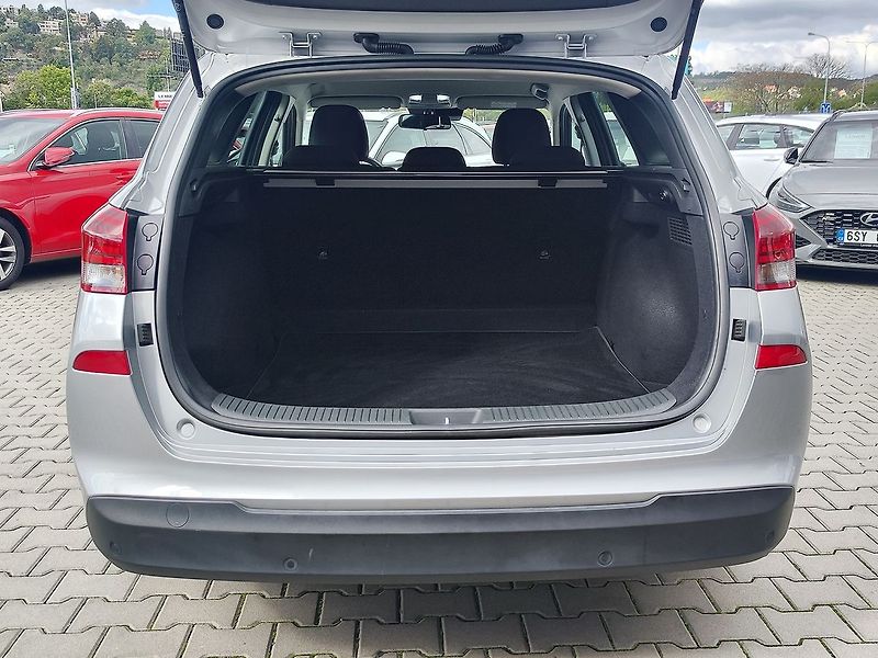 Hyundai i30 1.0 T-GDI/74kW Smart CLIMATE D - fotka 9 z 29