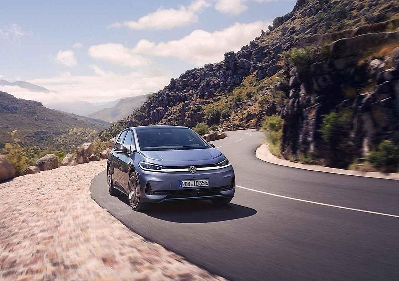 Elektrický Volkswagen třídy Golf teď nabídne jak dobré jízdní vlastnosti, tak příjemný interiér.
