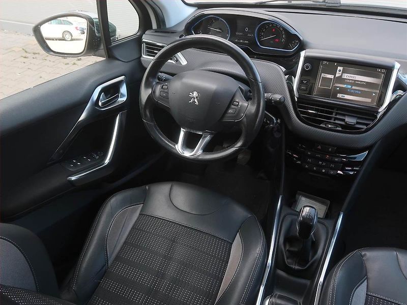 Peugeot 2008 (2013) 1.6 e-HDi, Navi, Tempomat - fotka 7 z 18