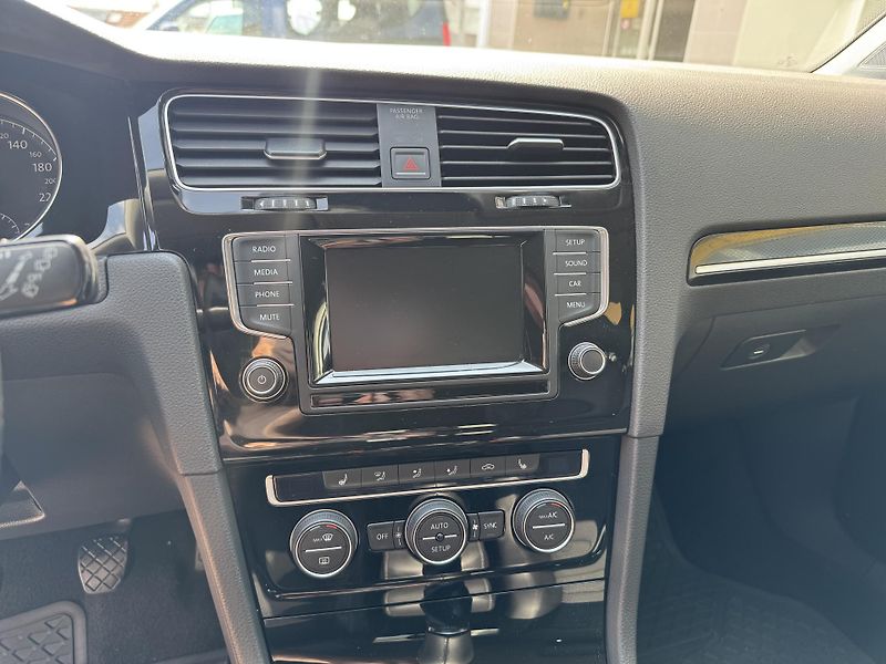 Volkswagen Golf (2014) 1.4TSI 103kW Highline - fotka 14 z 24