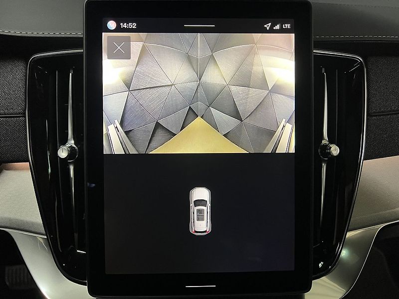 Volvo XC90 B5 AWD PLUS DARK PREMIUM, PANO - fotka 14 z 34