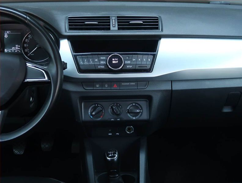 Škoda Fabia (2016) Ambition 1.2 TSI, Serv.kniha - fotka 12 z 16
