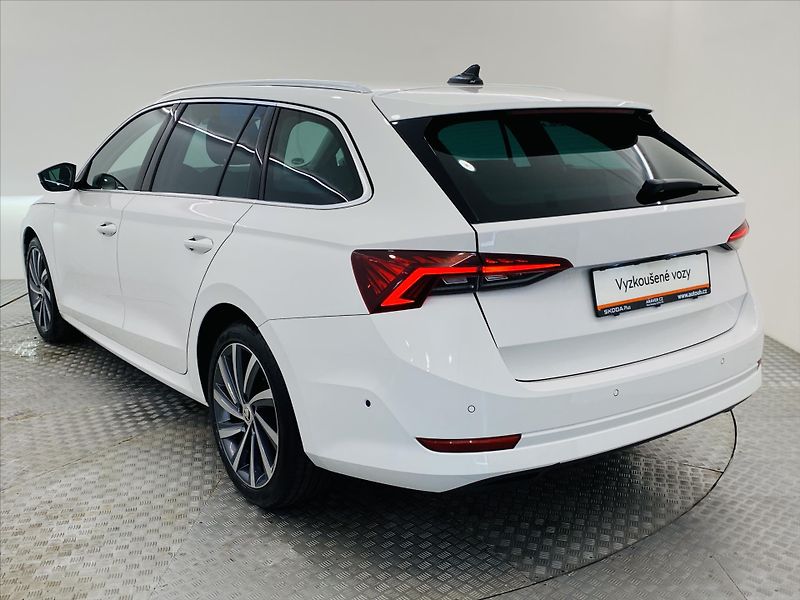 Škoda Octavia 2,0 TDI 110kW DSG Style Plus - fotka 26 z 30
