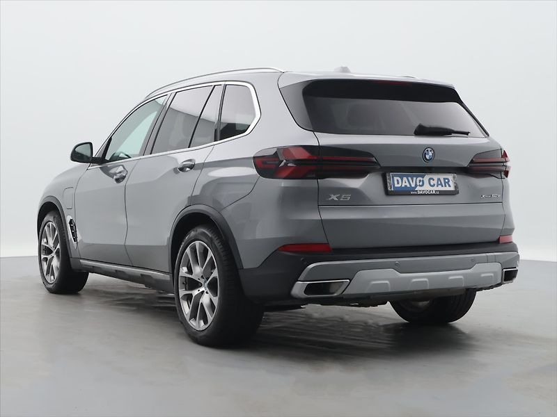 BMW X5 3,0 50e xDrive 230kW CZ DPH - fotka 5 z 38