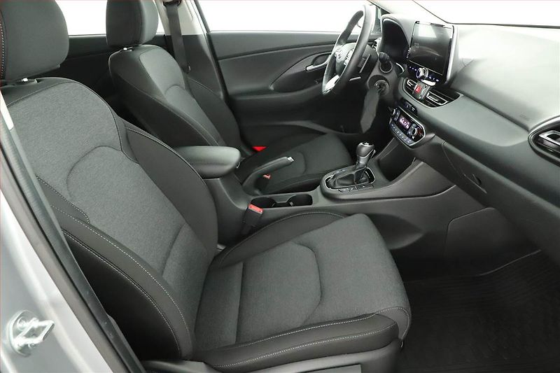 Hyundai i30 (2024) Family Smart 1.0 T-GDI - fotka 7 z 21