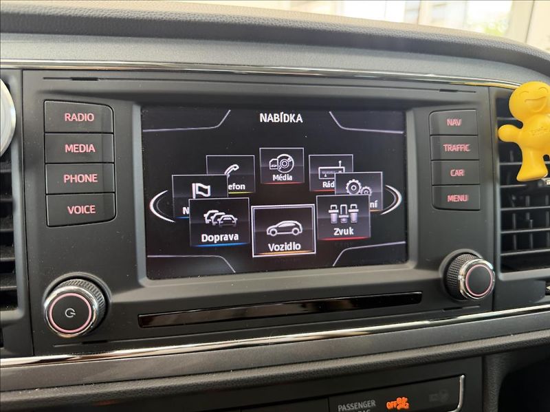 Seat Leon 2,0 TDi, FR-Line, DSG, Navi - fotka 25 z 34