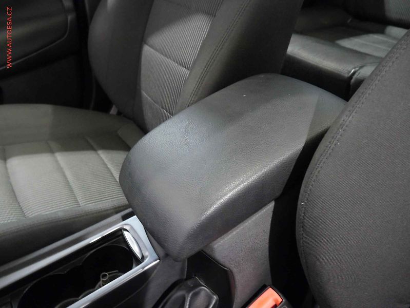 Ford Mondeo (2013) 2.0 TDCI, AT, Klima - fotka 17 z 18