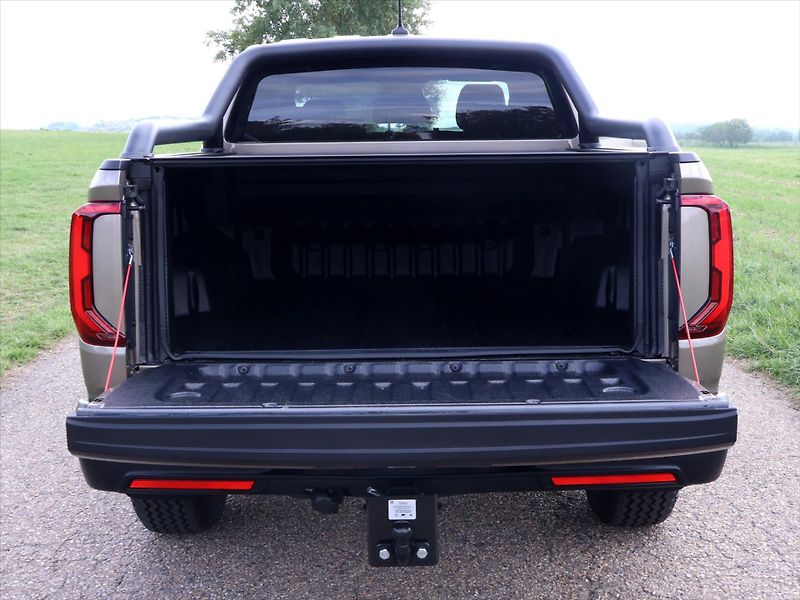 Volkswagen Amarok 3,0 TDi PanAmericana 10AUT 4x4 - fotka 9 z 40