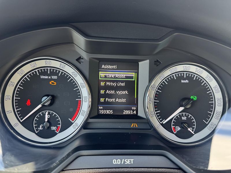 Škoda Octavia (2019) Laurin&Klement 3 kombi 2 TDI - fotka 7 z 17