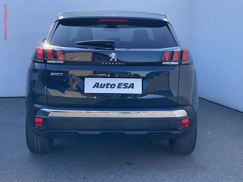 Peugeot 3008 (2019) 1.2 PT, Navi, park.čidla - fotka 5 z 16