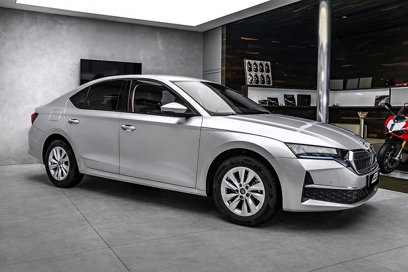 Škoda Octavia 1,5 M-HeV 110kW DSG LED - fotka 4 z 19