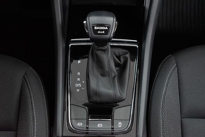 Škoda Karoq 2.0 TDI*REZERVACE* - fotka 23 z 40