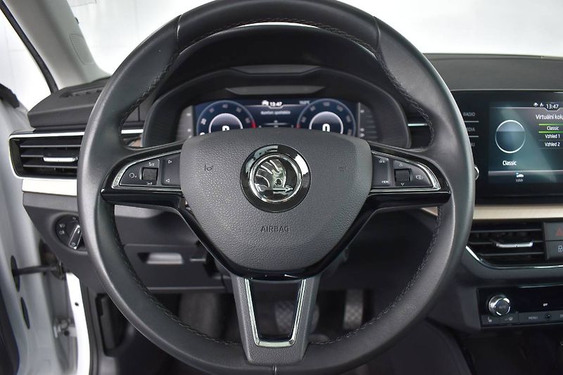 Škoda Scala (2020) 1.5TSI 110kW DSG, LED - fotka 16 z 24