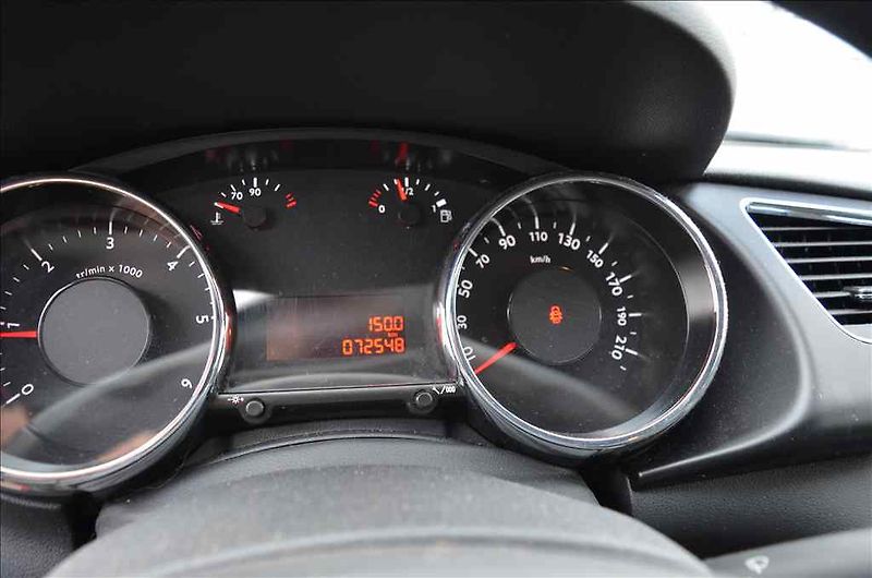 Peugeot 3008 (2014) 1,6 HDI - fotka 15 z 21