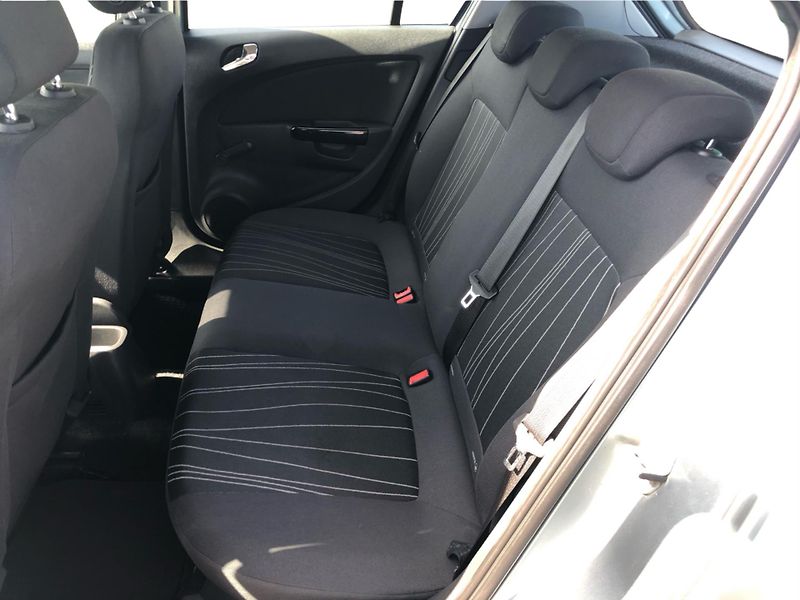 Opel Corsa 1.2 - fotka 12 z 27