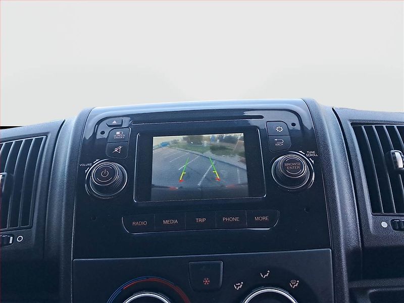 Peugeot Boxer (2019) 2.2 BlueHDi, Bus, 6Míst, ČR - fotka 13 z 17