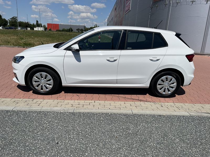 Škoda Fabia 1.0 MPi Ambition Plus 59 kW - fotka 8 z 34