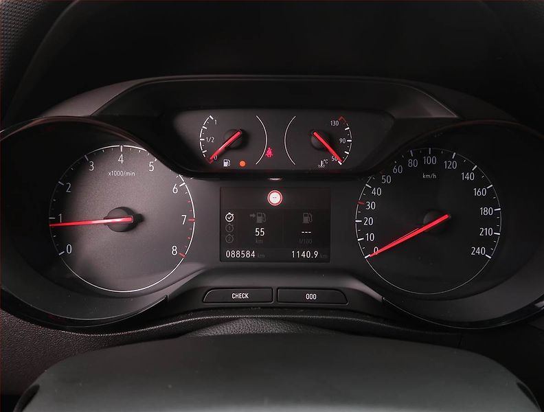 Opel Crossland X (2021) 1.2 Turbo, ČR,1.maj - fotka 11 z 19