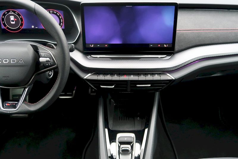 Škoda Octavia (2025) RS 2,0 TSi/195 kW DSG - fotka 13 z 32