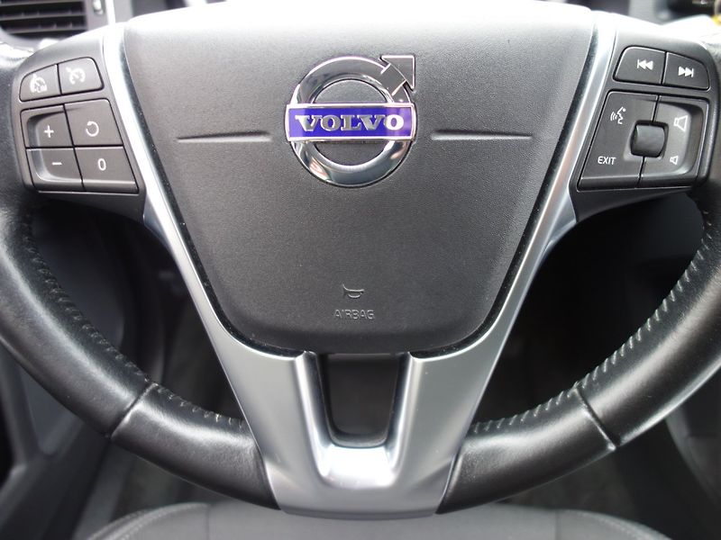 Volvo S60 (2017) 2.0D4 147kW AUT -NOVÉ V ČR - fotka 21 z 38
