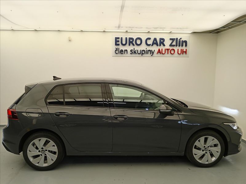 Volkswagen Golf (2025) 1,5   TSI People - fotka 7 z 16