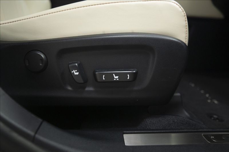 Lexus RX 3,5 AWD HYBRID 1. MAJITEL ČR - fotka 10 z 50