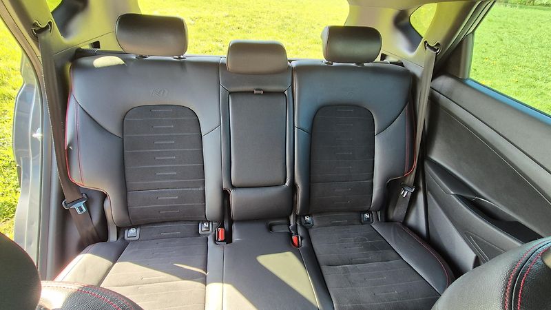 Hyundai Tucson 1.6 CRDi 4x4 N-Line - fotka 14 z 20