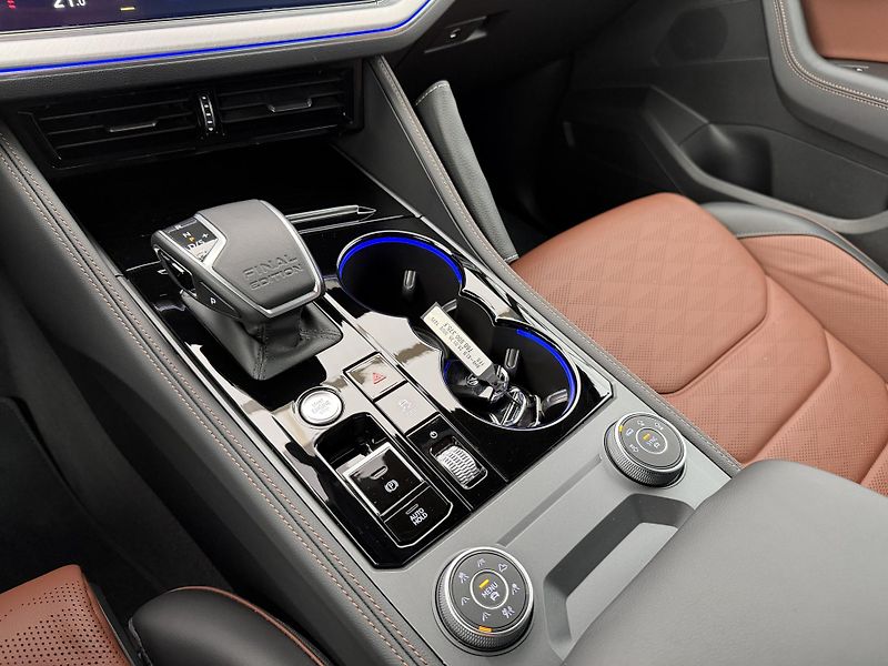 Volkswagen Touareg 3.0Tdi*210kw*DPH*Final Edition - fotka 27 z 49
