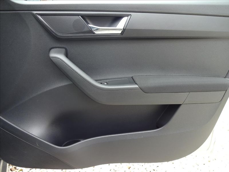 Škoda Fabia III 1.0TSI 70 kW STYLE - fotka 31 z 51
