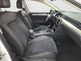 Volkswagen Passat (2017) 2.0 TDI, Serv.kniha, Kůže - náhled 9