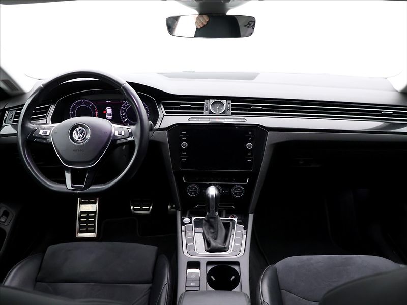 Volkswagen Arteon 2,0 TDI 140kW DSG Elegance CZ - fotka 19 z 27