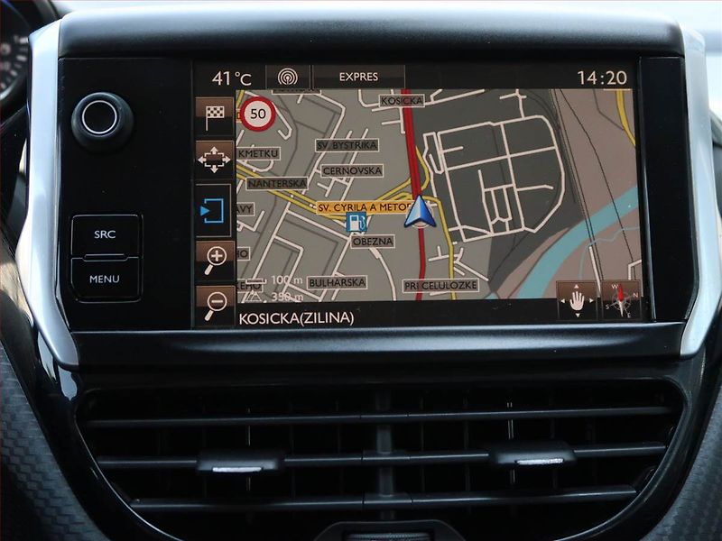 Peugeot 2008 (2015) 1.2 PureTech, Navi, Tempomat - fotka 13 z 17