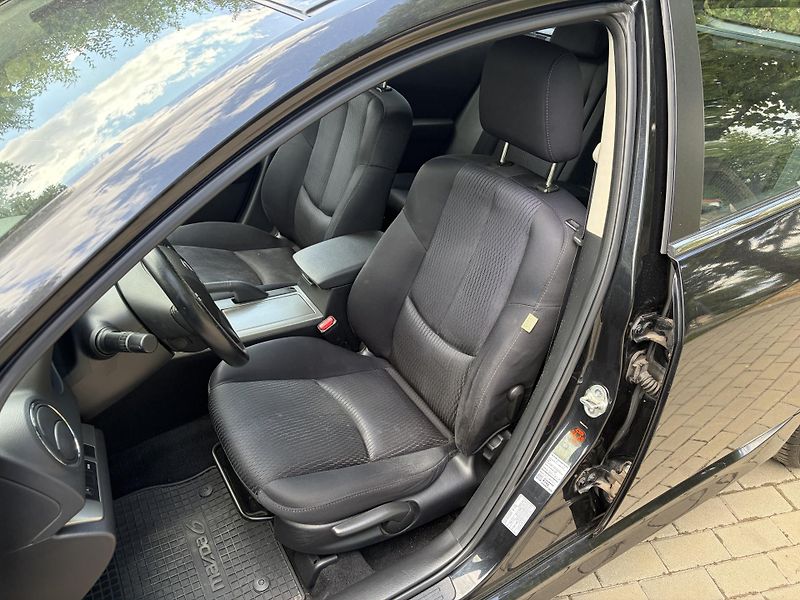 Mazda 6 2.0 Active - fotka 19 z 30
