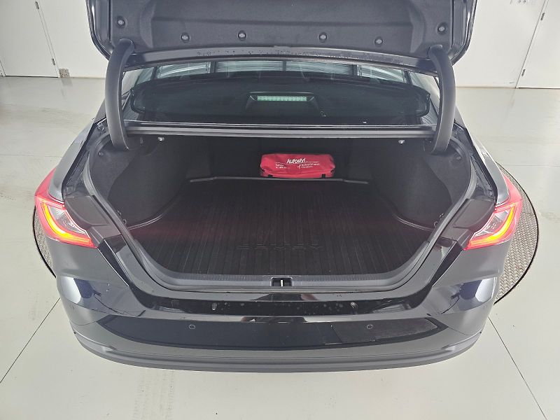 Toyota Camry (2025) 2.5HEV 230k PRESTIGE - fotka 27 z 27