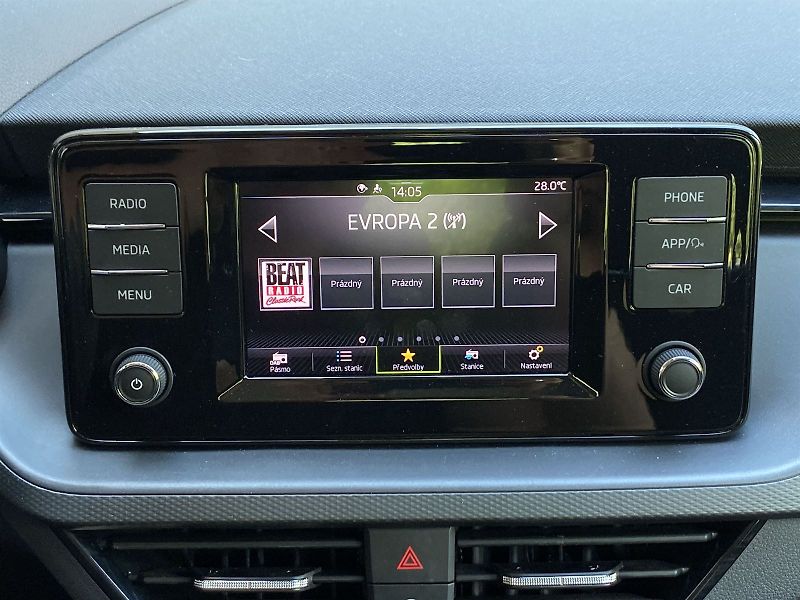 Škoda Kamiq (2023) 1.0 TSI Ambition - fotka 12 z 32
