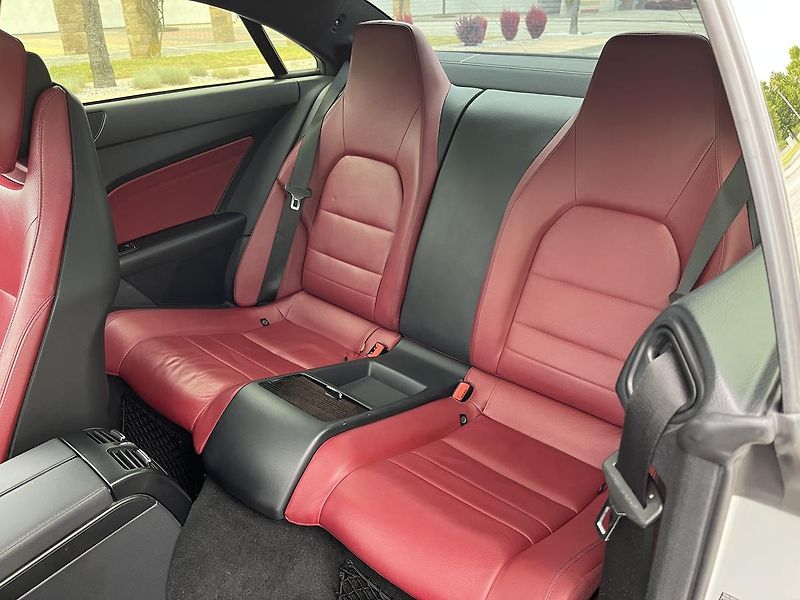 Mercedes-Benz Třídy E (2013) 350 i V6 AMG Styl paket (950) - fotka 33 z 39