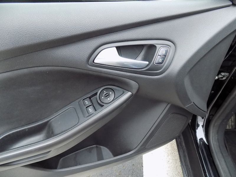 Ford Focus (2017) 1.0/Eco-Boost/Klimatizace/ - fotka 20 z 33