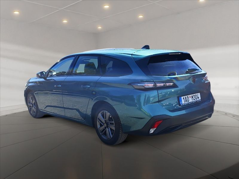 Peugeot 308 1,2 PT 130 ACTIVE - fotka 4 z 11