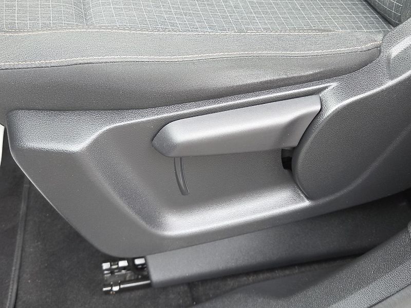 Peugeot Rifter (2020) 1.5 BHDi 130 LONG GTline MAN6 - fotka 28 z 32