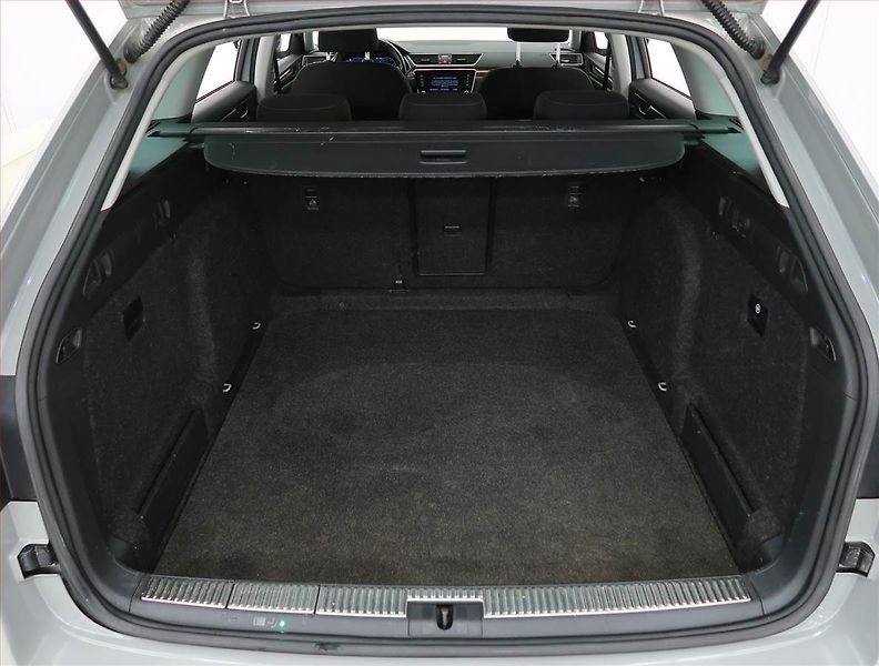 Škoda Superb (2022) Scout 2.0 TDI, Scout - fotka 14 z 29