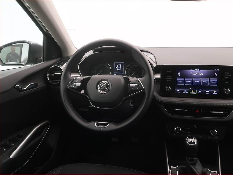 Škoda Fabia (2022) Style 1.0 TSI, Serv.kniha - fotka 7 z 18