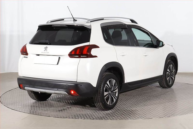 Peugeot 2008 (2019) 1.2 PureTech, Serv.kniha, Navi - fotka 5 z 25