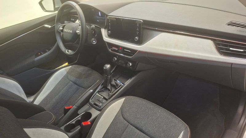 Škoda Kamiq (2025) Top Selection 1,0 TSI 85 kW - fotka 14 z 23