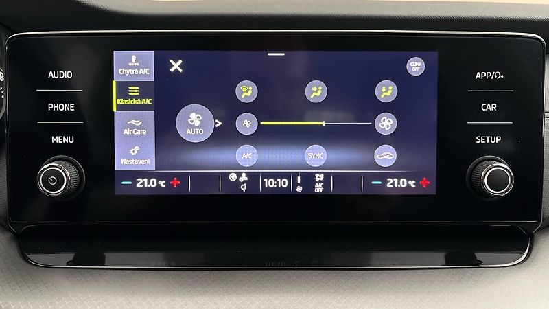 Škoda Octavia 2.0 TDI DSG Ambition - fotka 25 z 26