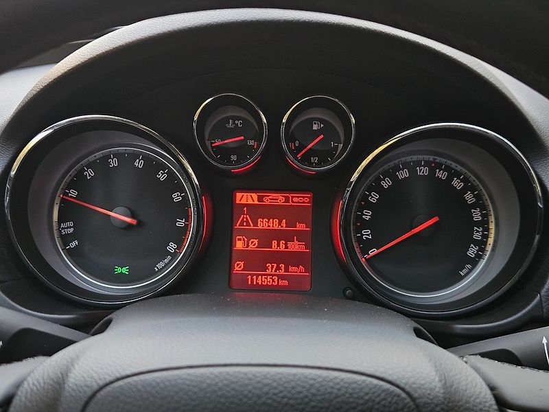 Opel Insignia 1,4T 103kW, Active, 2.maj. - fotka 22 z 34