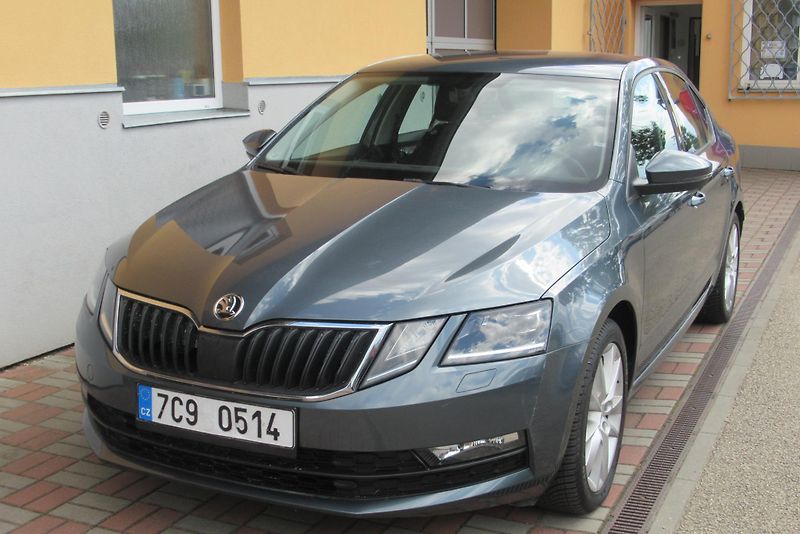 Škoda Octavia 1.8 TSi KLIMA TAŽNÉ 1.MAJ. - fotka 7 z 26