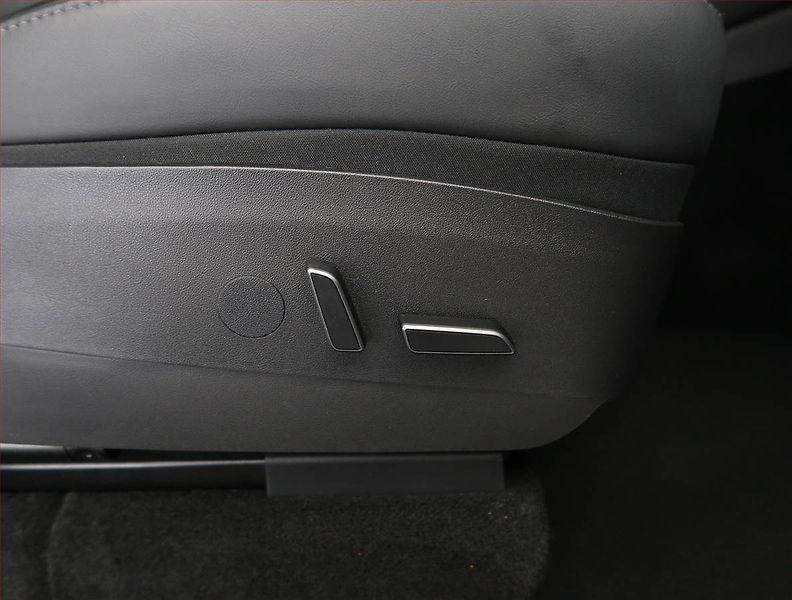 Tesla Model Y (2022) Long Range AWD 79kWh, SoH 89% - fotka 31 z 33