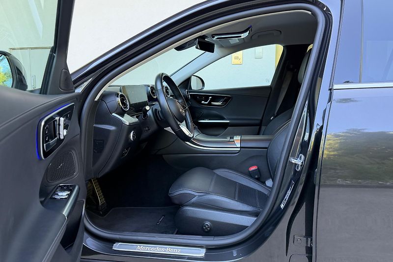 Mercedes-Benz Třídy C (2023) C 220d 4Matic Allterrain - fotka 38 z 125
